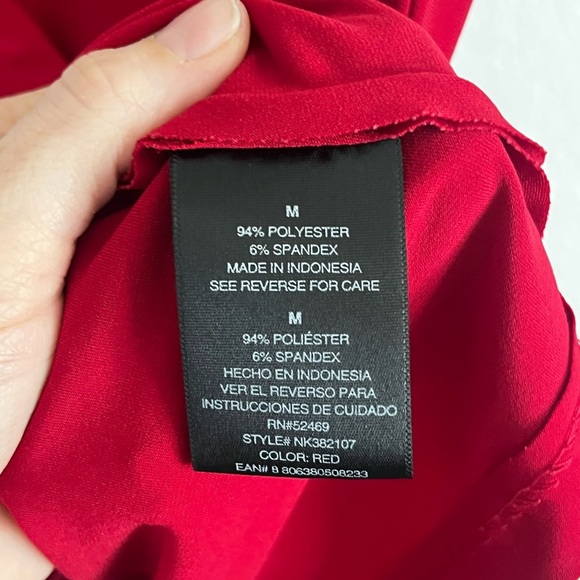 Norma Kamali Classic Boat Neck Stretch Sleeveless Blouse Top Red Medium - Picture 6 of 7